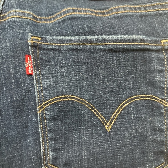 Levi's Blue Jean Shorts Classic Style Size 32 waist - Picture 4 of 4